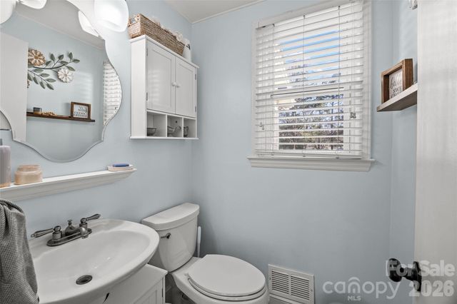 1217 Old Farm Road, Charlotte, NC 28226