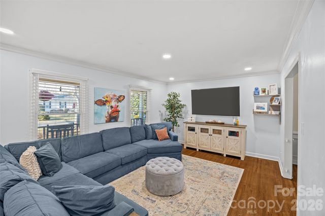 1217 Old Farm Road, Charlotte, NC 28226