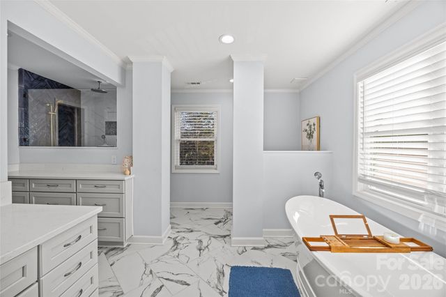 1217 Old Farm Road, Charlotte, NC 28226