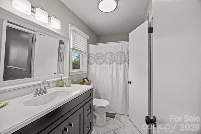 1217 Old Farm Road, Charlotte, NC 28226