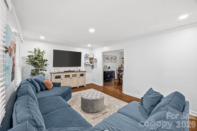 1217 Old Farm Road, Charlotte, NC 28226