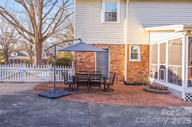 1217 Old Farm Road, Charlotte, NC 28226