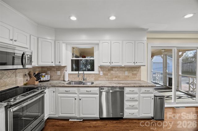 1217 Old Farm Road, Charlotte, NC 28226