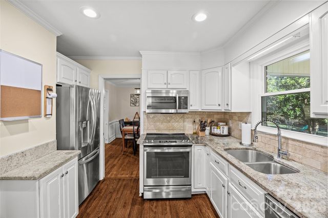 1217 Old Farm Road, Charlotte, NC 28226