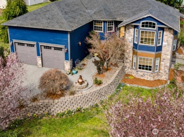 1140 Matterhorn Loop, Camano Island, WA 98282