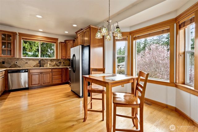 1140 Matterhorn Loop, Camano Island, WA 98282