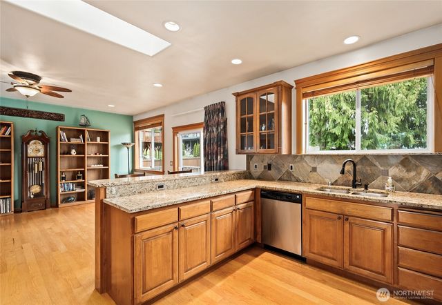 1140 Matterhorn Loop, Camano Island, WA 98282