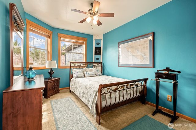 1140 Matterhorn Loop, Camano Island, WA 98282