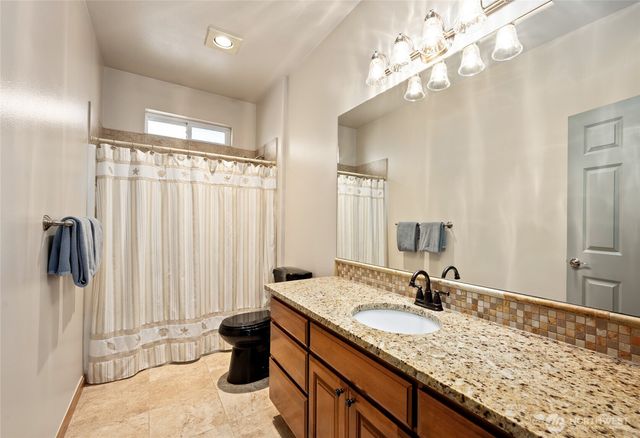 1140 Matterhorn Loop, Camano Island, WA 98282