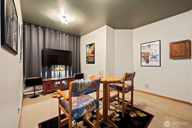 1140 Matterhorn Loop, Camano Island, WA 98282