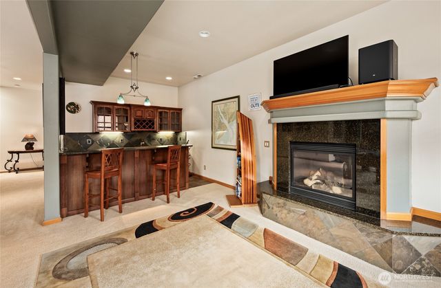 1140 Matterhorn Loop, Camano Island, WA 98282