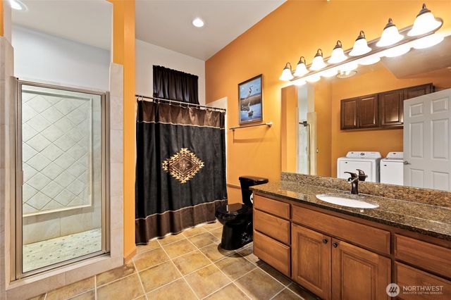 1140 Matterhorn Loop, Camano Island, WA 98282