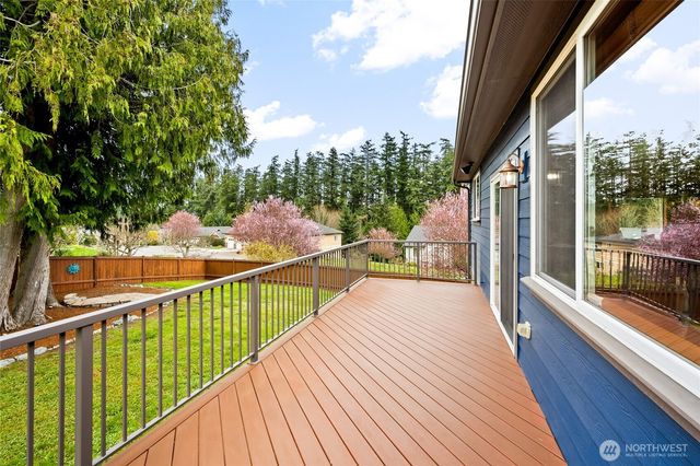 1140 Matterhorn Loop, Camano Island, WA 98282