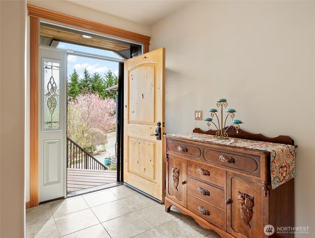 1140 Matterhorn Loop, Camano Island, WA 98282