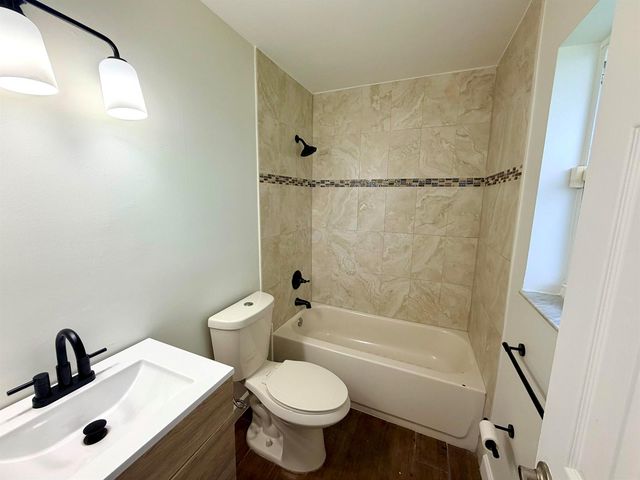 2811 NW 8th Street, Pompano Beach, FL 33069