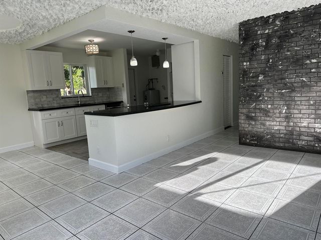 2811 NW 8th Street, Pompano Beach, FL 33069