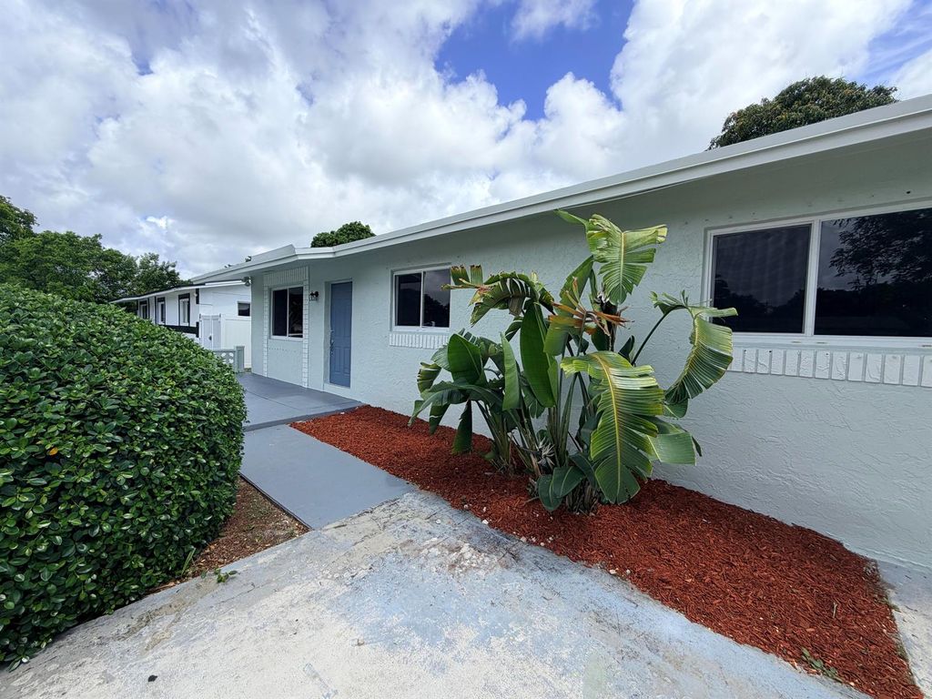 2811 NW 8th Street, Pompano Beach, FL 33069