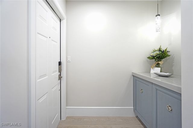 9577 Gulf Shore DR 804, Naples, FL 34108