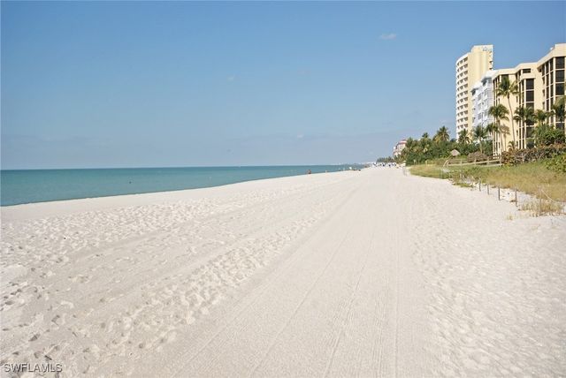 9577 Gulf Shore DR 804, Naples, FL 34108