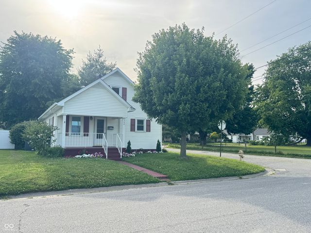 302 Schepman, Seymour, IN 47274