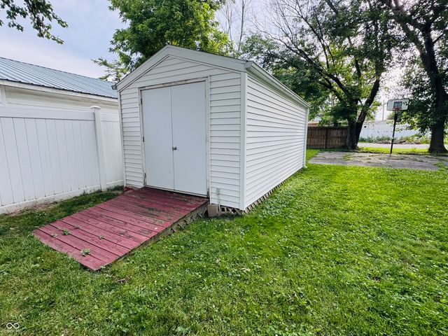302 Schepman, Seymour, IN 47274