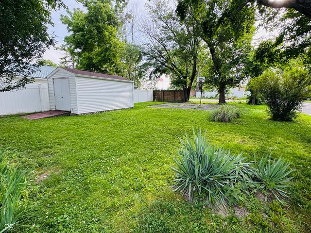 302 Schepman, Seymour, IN 47274