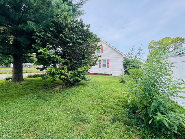 302 Schepman, Seymour, IN 47274