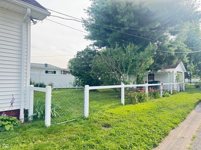 302 Schepman, Seymour, IN 47274