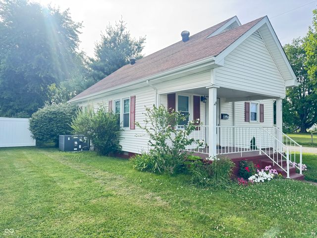 302 Schepman, Seymour, IN 47274
