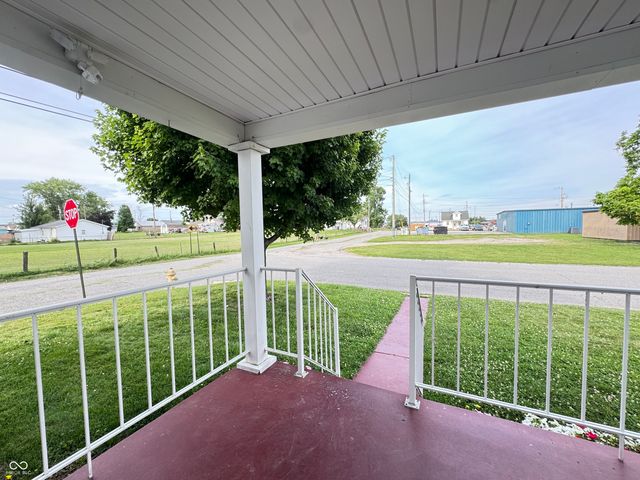 302 Schepman, Seymour, IN 47274