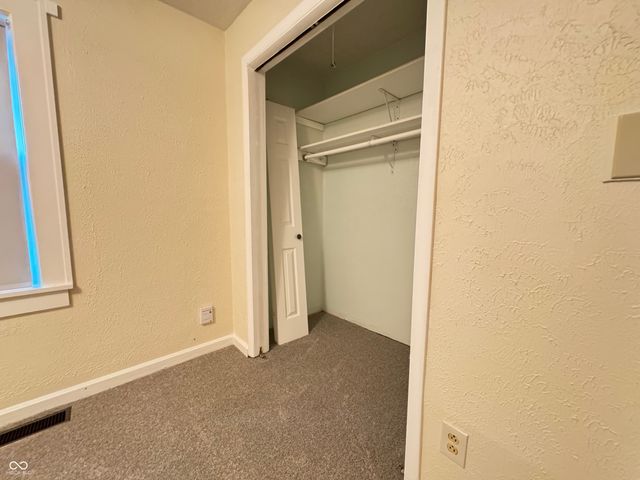 302 Schepman, Seymour, IN 47274