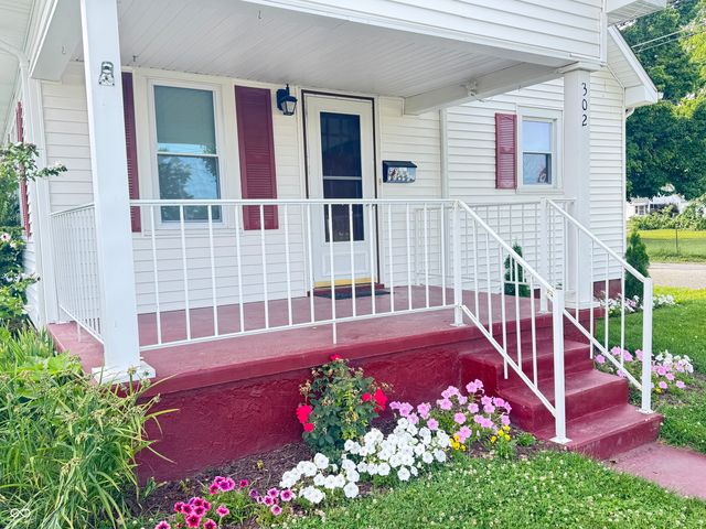 302 Schepman, Seymour, IN 47274