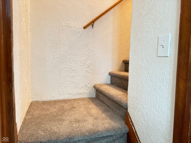 302 Schepman, Seymour, IN 47274