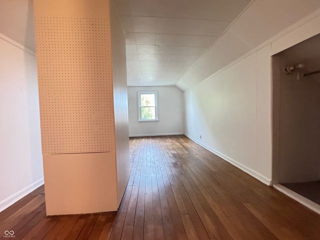 302 Schepman, Seymour, IN 47274
