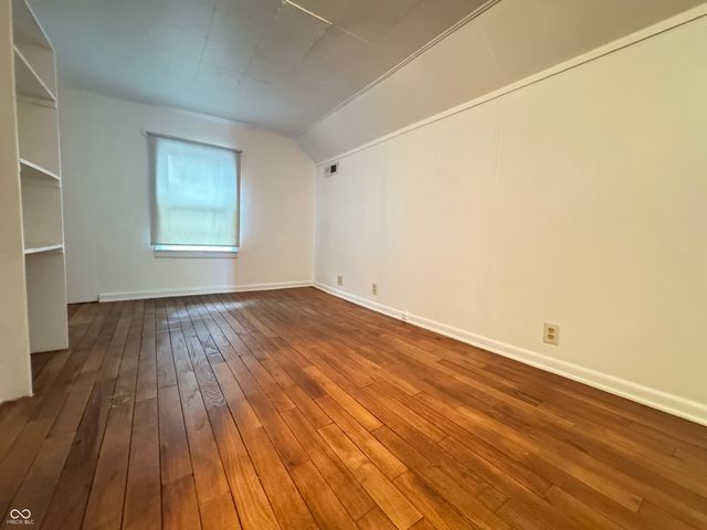 302 Schepman, Seymour, IN 47274