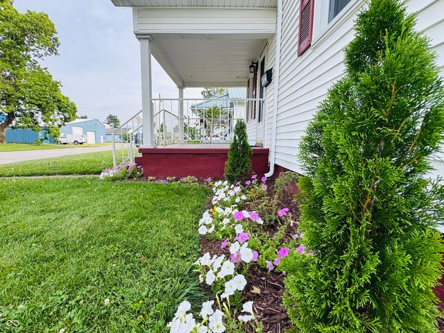 302 Schepman, Seymour, IN 47274