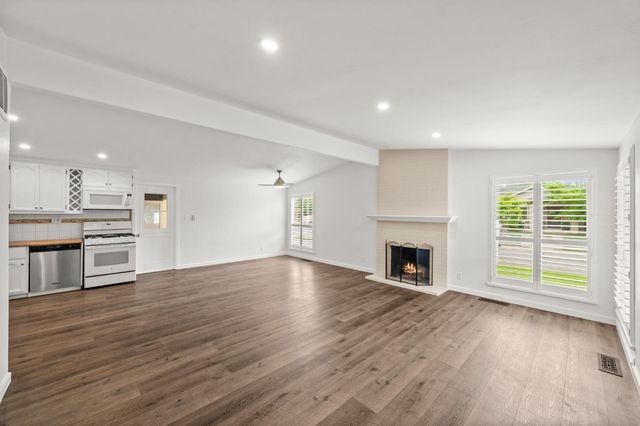 4829 Saint Lynn Ln, Carmichael, CA 95608