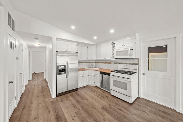 4829 Saint Lynn Ln, Carmichael, CA 95608