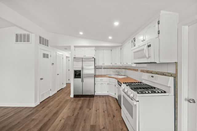 4829 Saint Lynn Ln, Carmichael, CA 95608