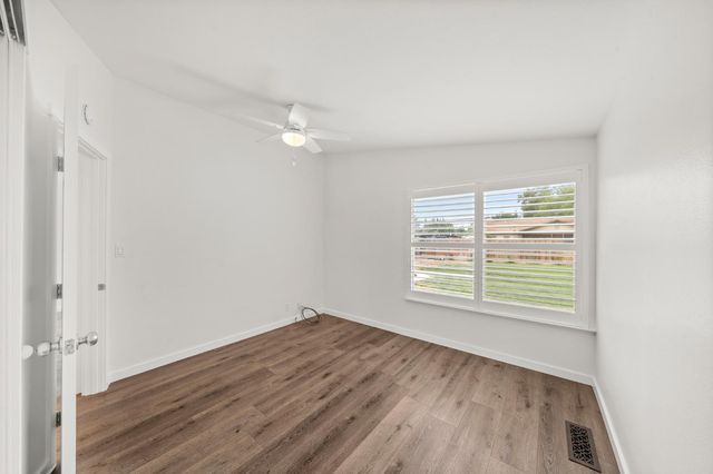 4829 Saint Lynn Ln, Carmichael, CA 95608