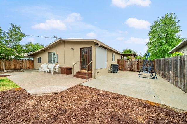 4829 Saint Lynn Ln, Carmichael, CA 95608