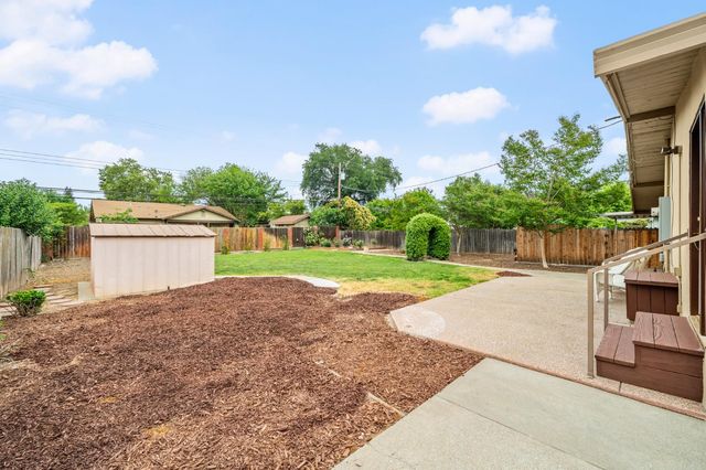 4829 Saint Lynn Ln, Carmichael, CA 95608