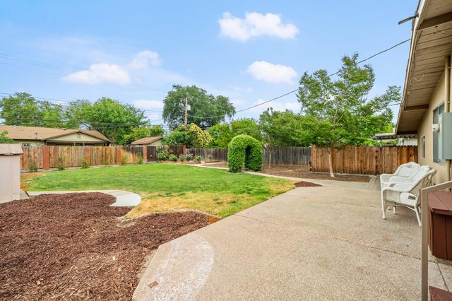 4829 Saint Lynn Ln, Carmichael, CA 95608