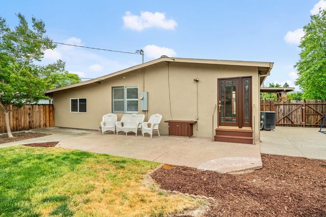4829 Saint Lynn Ln, Carmichael, CA 95608