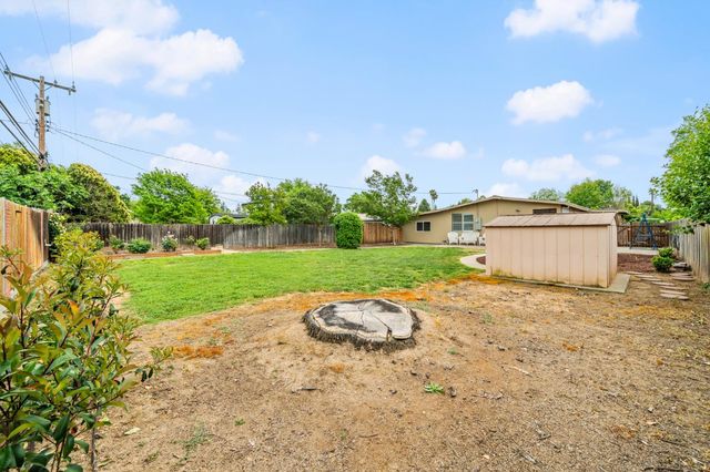 4829 Saint Lynn Ln, Carmichael, CA 95608