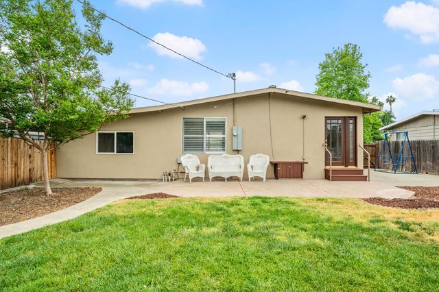 4829 Saint Lynn Ln, Carmichael, CA 95608