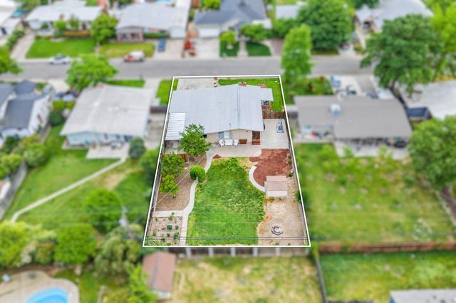 4829 Saint Lynn Ln, Carmichael, CA 95608