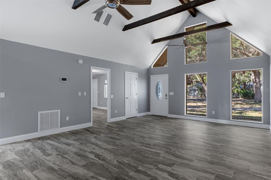 Image 4 of property listing at 11870 W RIVERHAVEN DRIVE, Homosassa, FL 34448