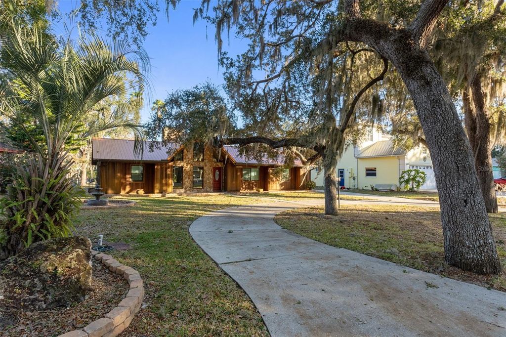Image 37 of property listing at 11870 W RIVERHAVEN DRIVE, Homosassa, FL 34448