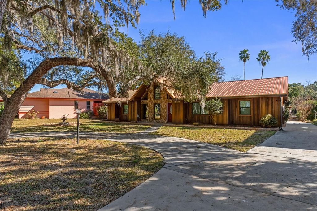 Image 38 of property listing at 11870 W RIVERHAVEN DRIVE, Homosassa, FL 34448